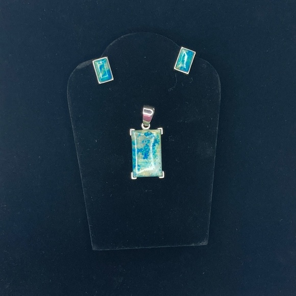 Turquoise Earrings and Pendant - Picture 1 of 11
